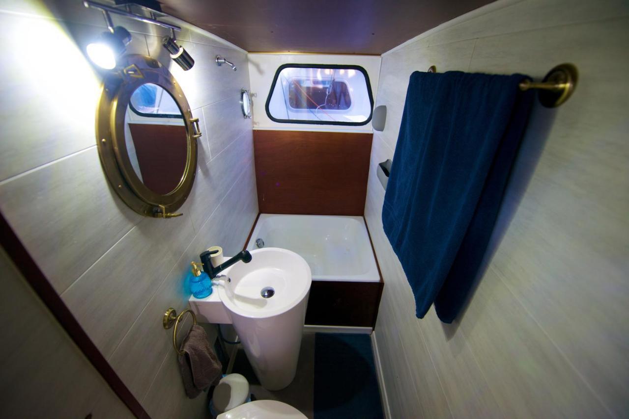 جنيفا Homeboat-Bateau Hotel المظهر الخارجي الصورة
